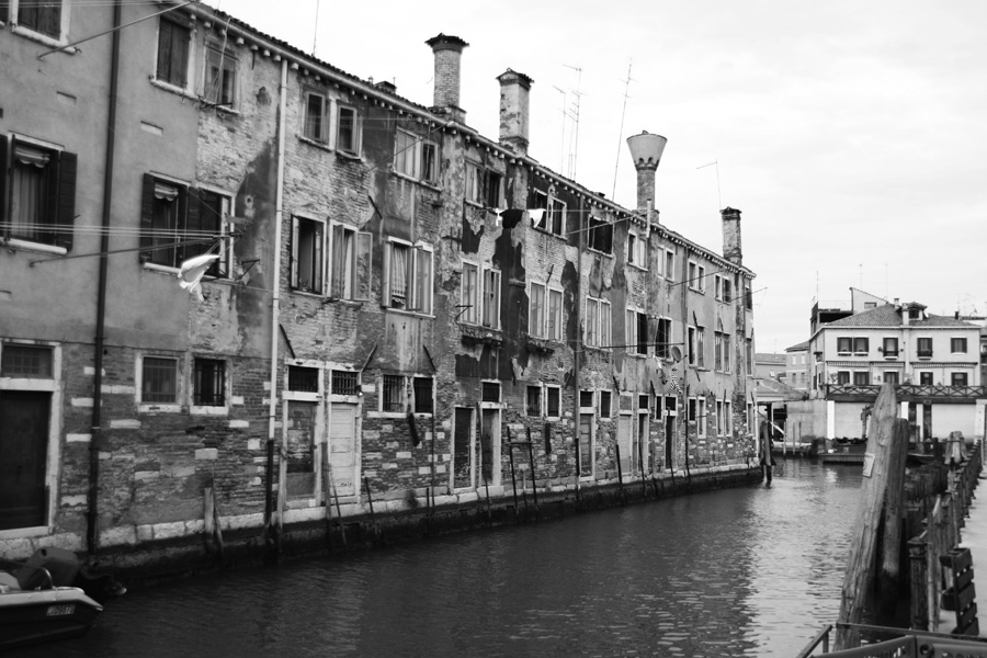 IMG_5168_a.jpg - Face off, Venice, Italy