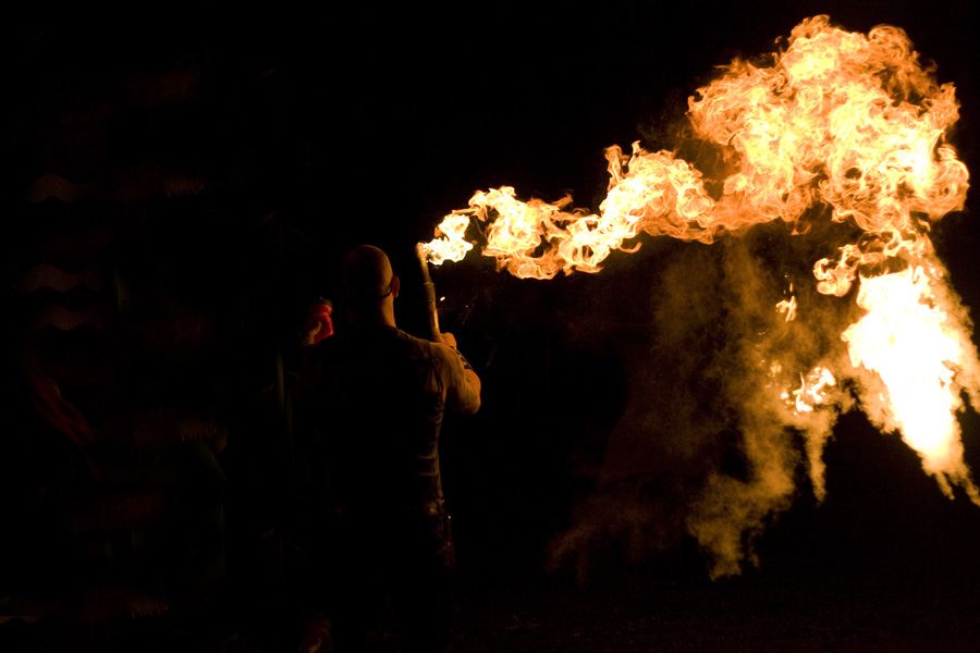 IMG_4667_a.jpg - Fire-Breather