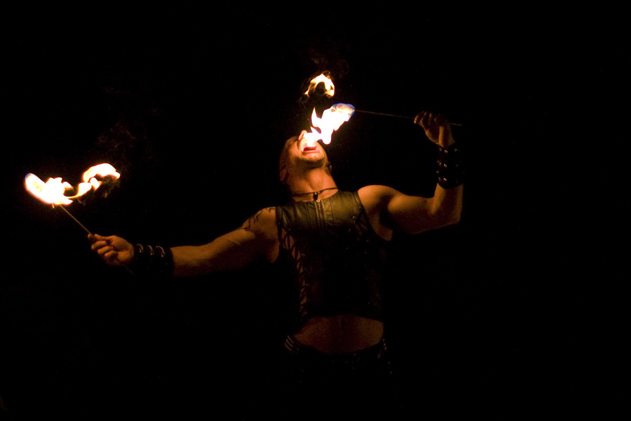 IMG_4673_a.jpg - Fire-Breather
