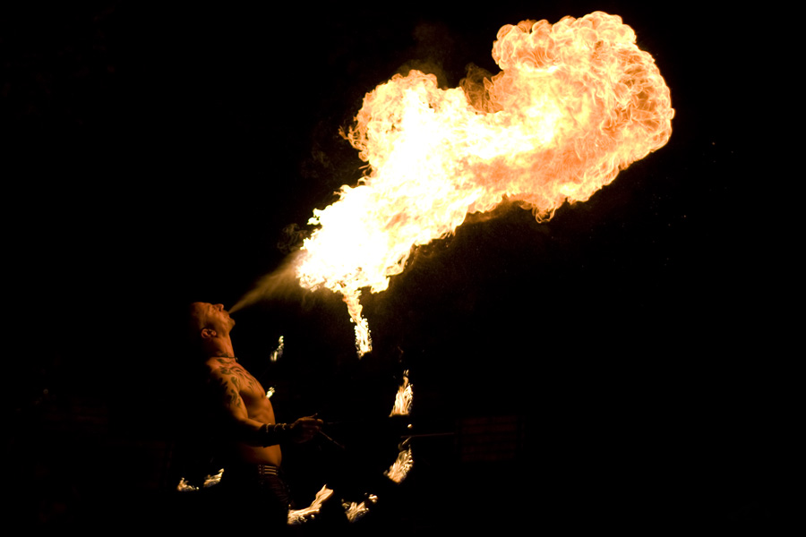 IMG_4688_a.jpg - Fire-Breather