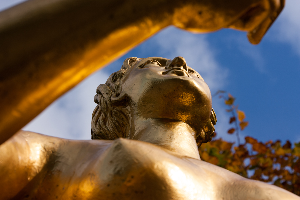 IMG_9106-1.jpg - Golden Statue, Großer Garten, Hannover, Germany